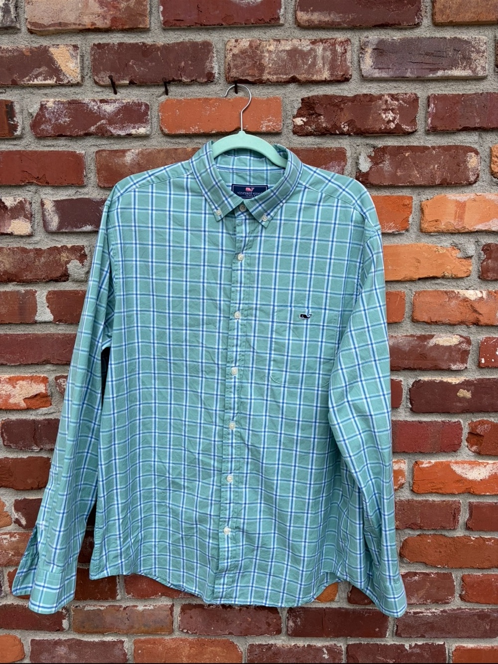 EUC Vineyard Vines Button-Down Shirt